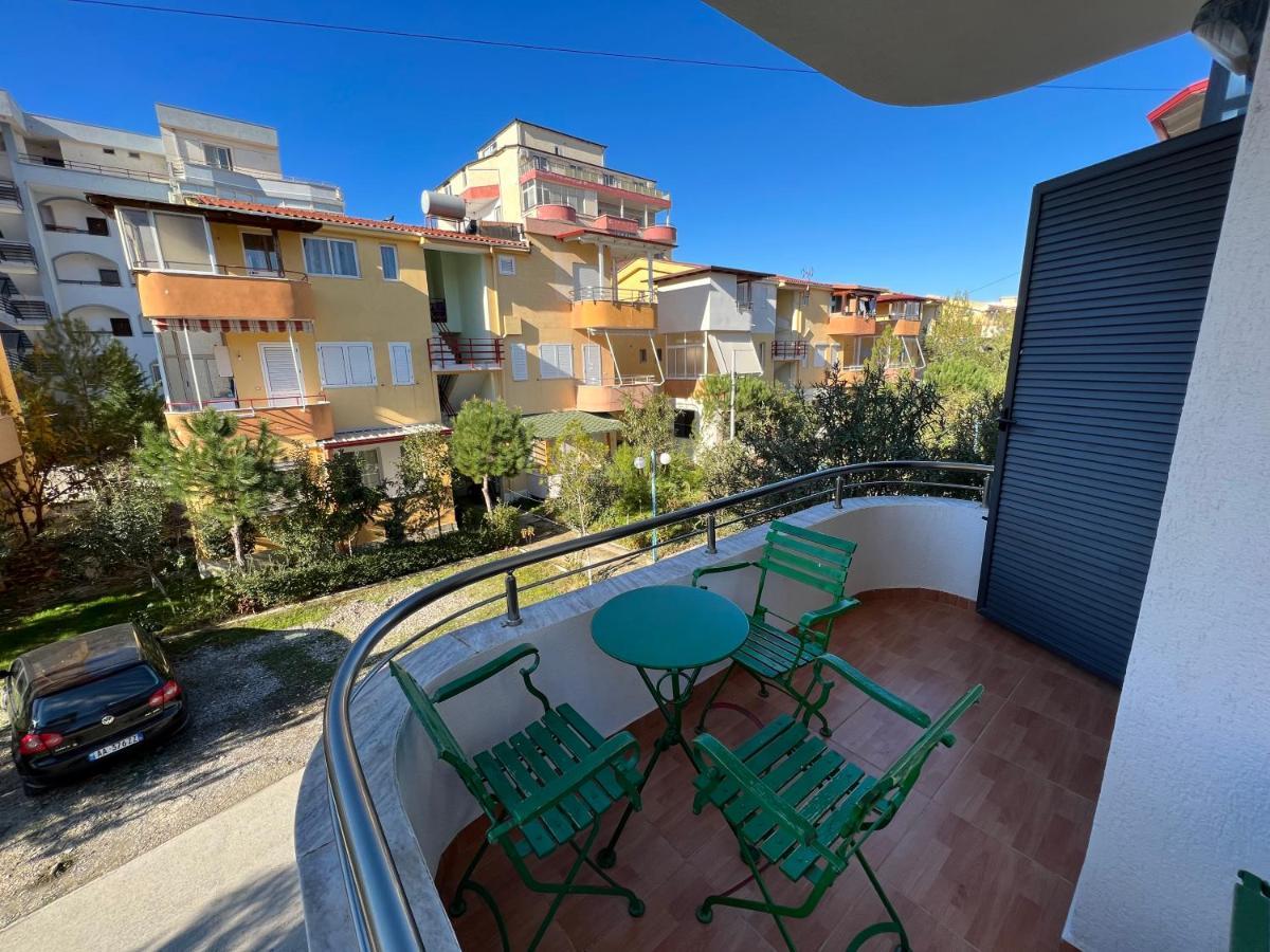 Gazi'S Apartament For Rent Голем Экстерьер фото