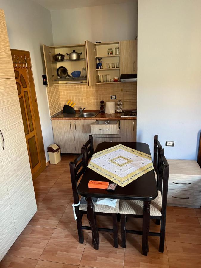 Gazi'S Apartament For Rent Голем Экстерьер фото