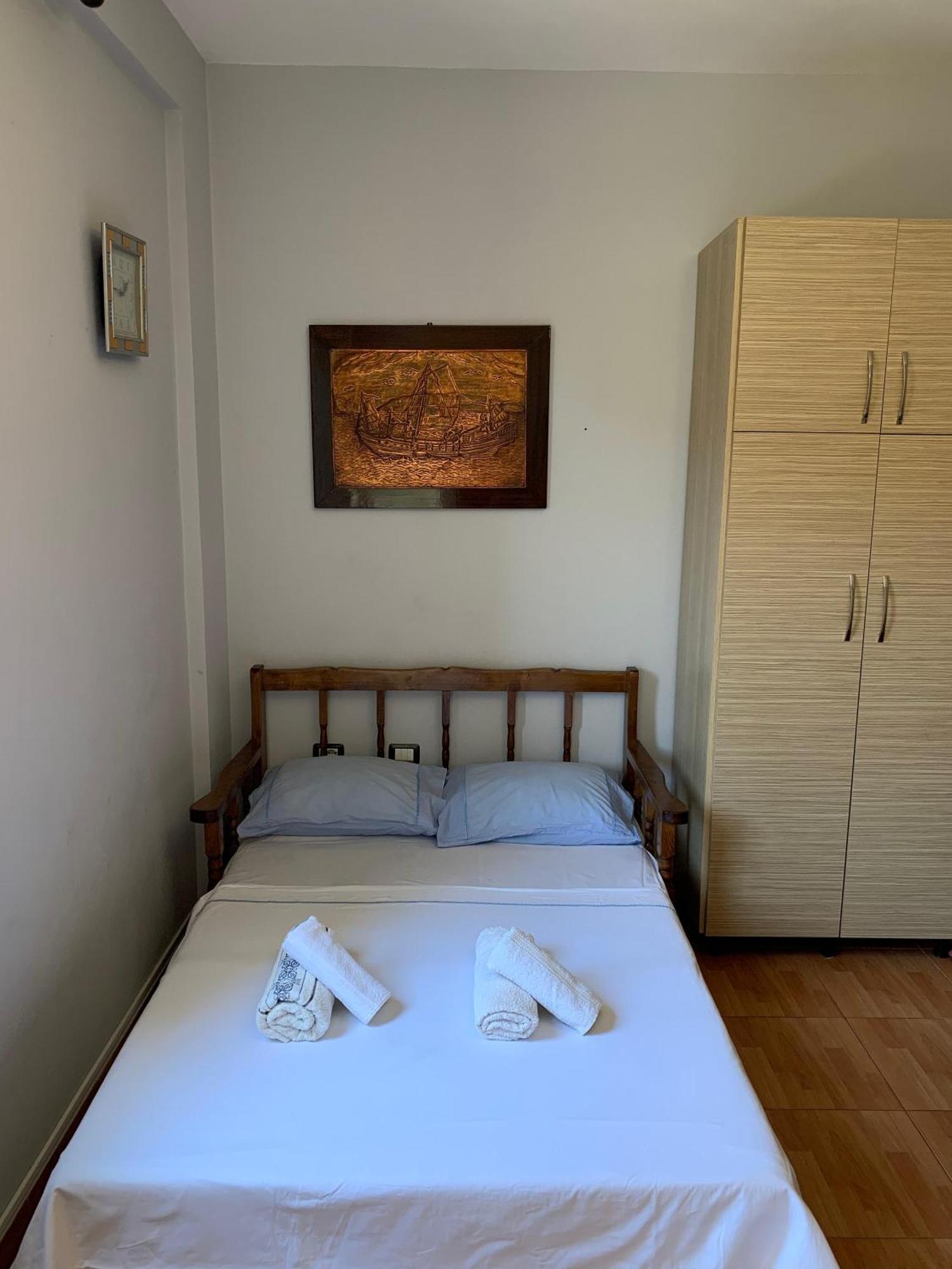 Gazi'S Apartament For Rent Голем Экстерьер фото