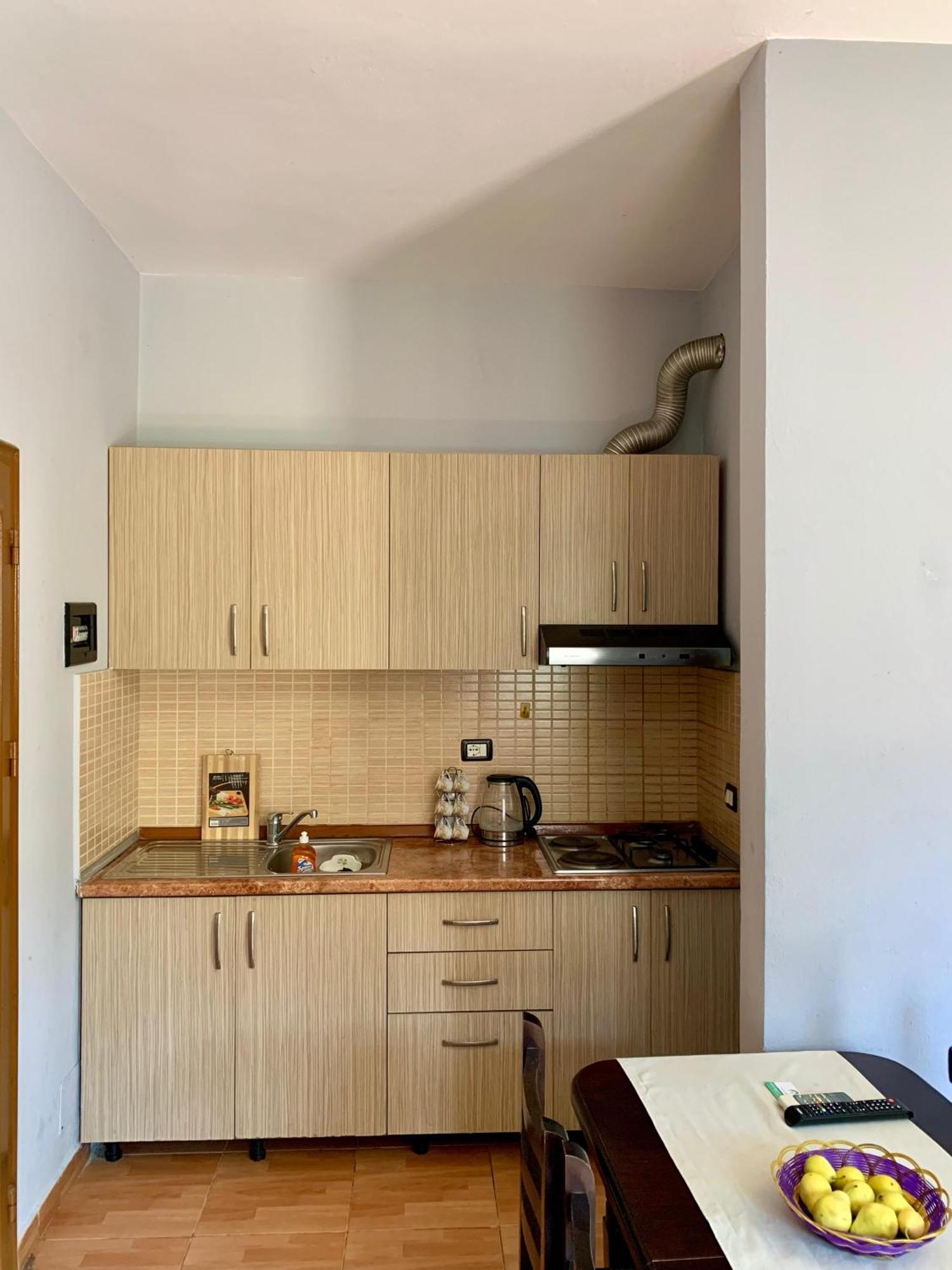 Gazi'S Apartament For Rent Голем Экстерьер фото